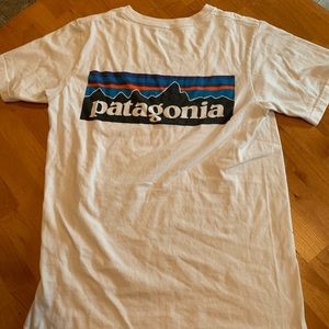 Men’s Patagonia shirt